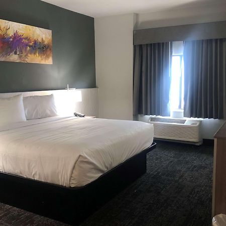 Hotel Baymont By Wyndham Madison Extérieur photo